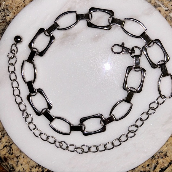 Boho • Silver Tone • Chain • Oval/ Rectangle • Medium • Waist: 26-38” • Belt - Picture 2 of 7